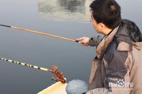 悬坠钓的操作动作