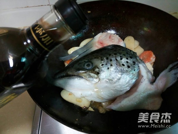 酱炖鱼头豆腐