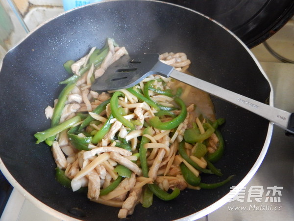 青椒杏鲍菇炒肉丝