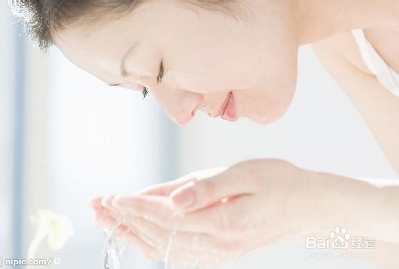 毛孔粗黑头多怎么办:去黑头收缩毛孔最好的方法