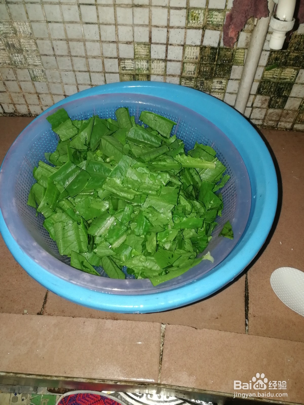 如何用电饭锅炒油麦?