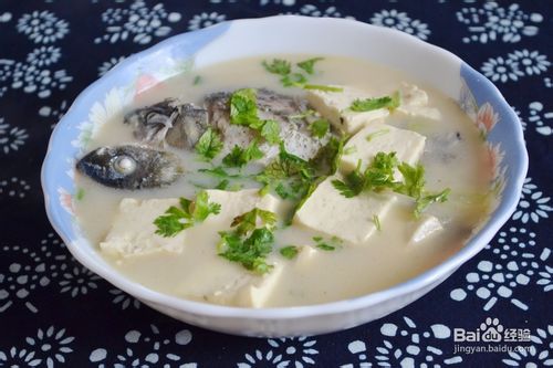 鲫鱼豆腐汤