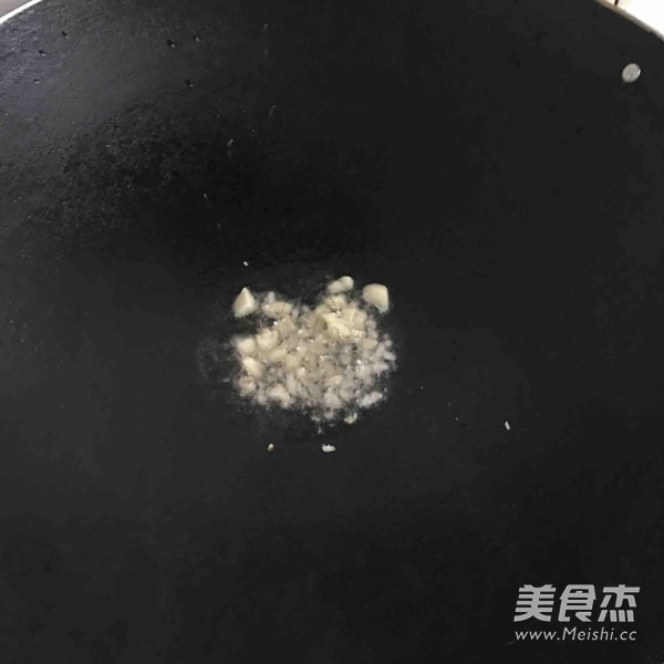 青椒炒鱿鱼的做法