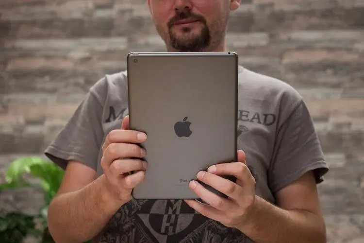ipad型号a1893支持快充吗