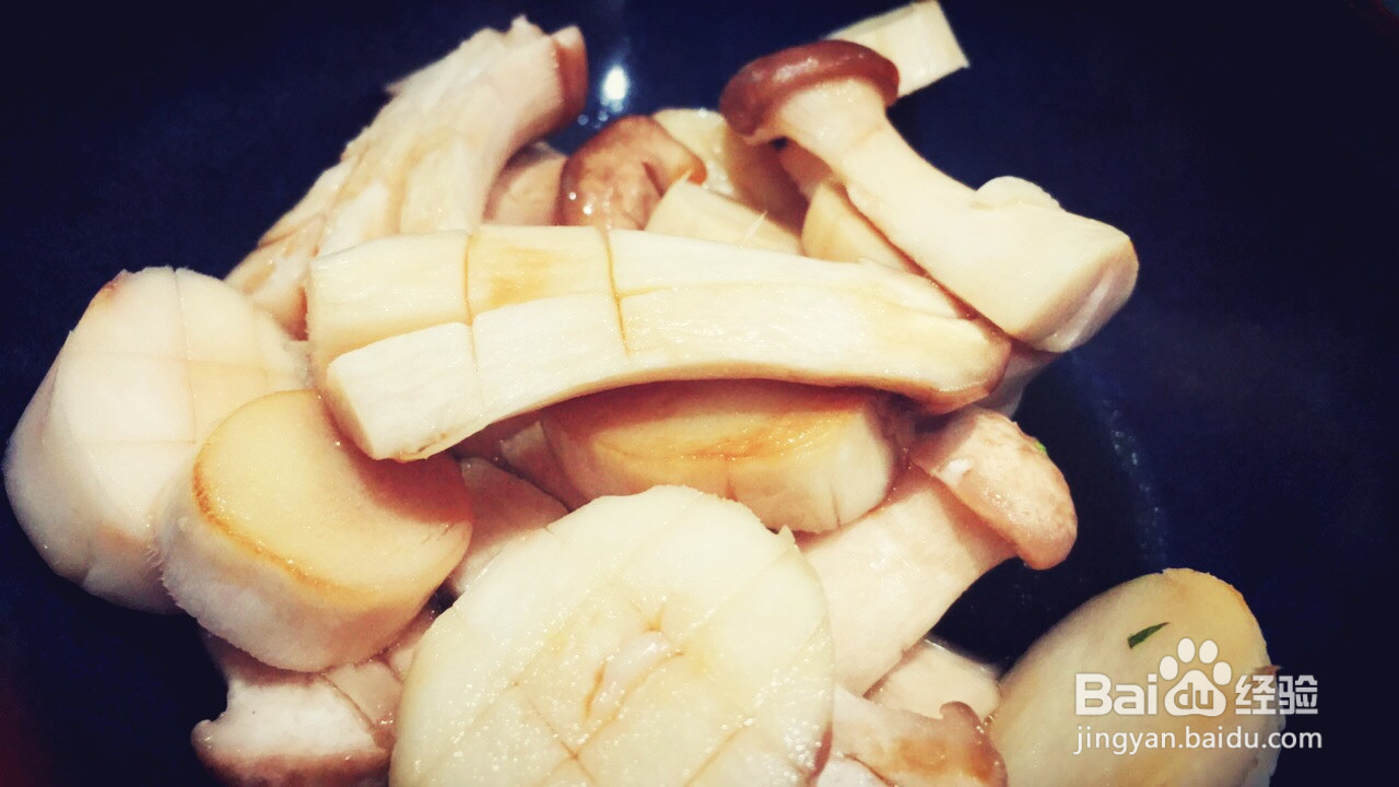 洋葱烧杏鲍菇的做法