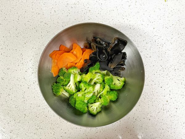 凉拌黑木耳西兰花