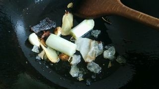 如何制作萝卜烧排骨