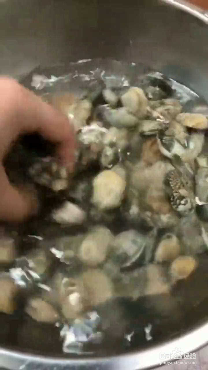 如何制作好吃的香辣花甲?