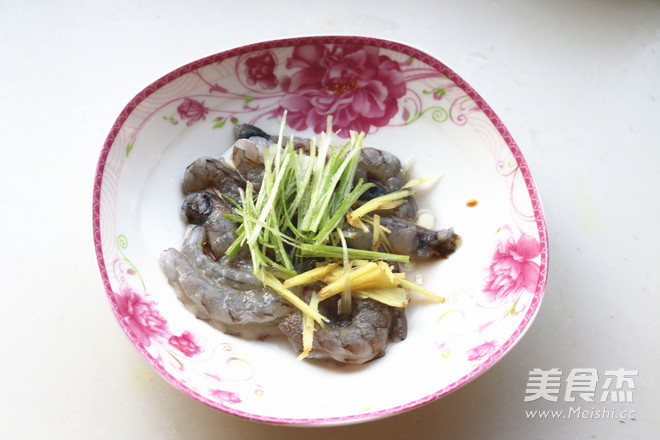 芹菜虾仁粥的做法