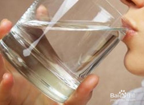 除了吃药，痛风患者应该怎样预防缓解症状发生