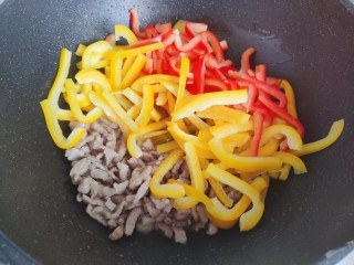 彩椒炒肉丝怎么做