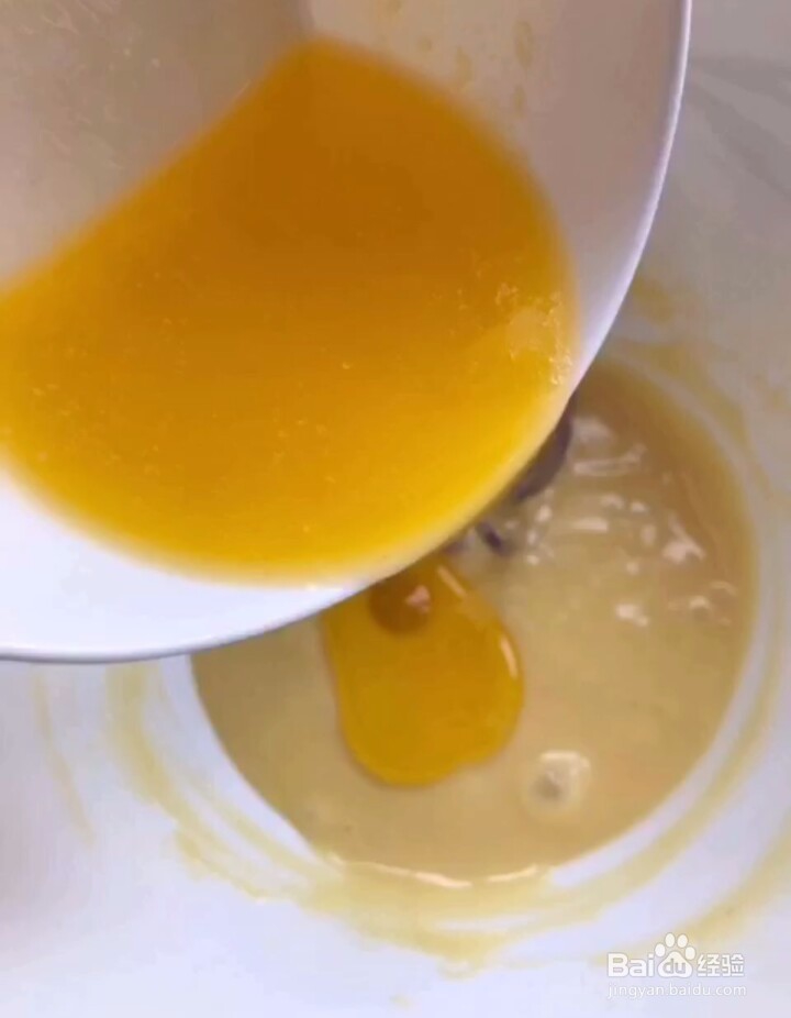 如何制作猫爪小蛋糕?