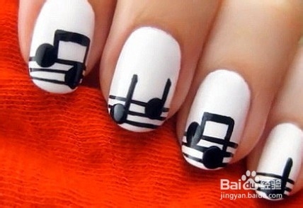 自己轻松diy音符美甲