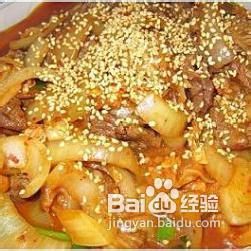 正宗韩国泡菜炒牛肉，美味可口胃口棒。