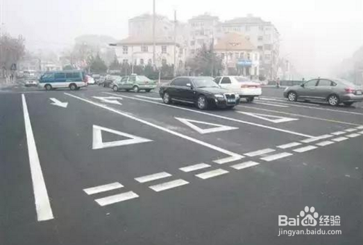 驾车,遇到这五种标线千万要谨慎!