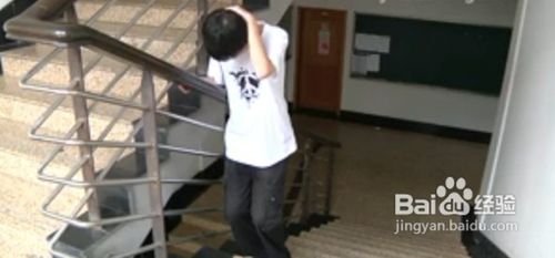 手扶电梯故障的紧急救助