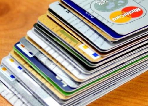 中国银行卡可以在别的银行里存钱吗