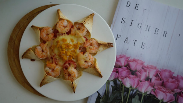 浓厚拉丝太阳海鲜披萨