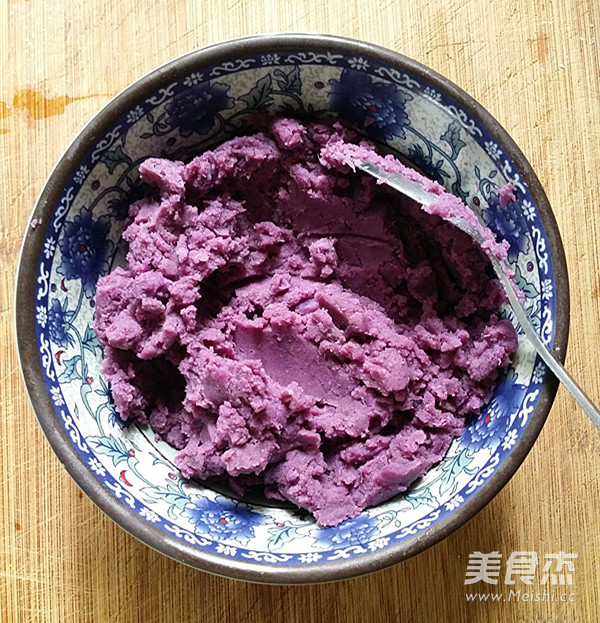 紫薯椰蓉辫子面包