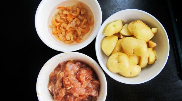 土豆虾仁炒肉末