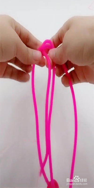 不剪又不卷,怎么才能使一根绳子变短呢