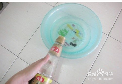 如何洗掉衣服上风油精