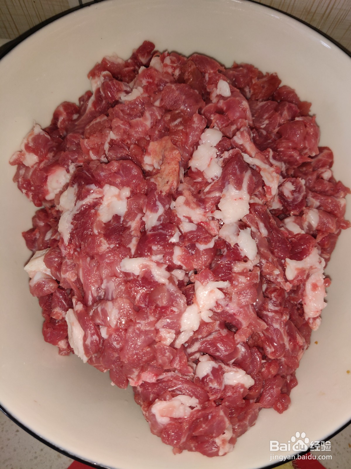 猪小肠做纯肉肠的步骤