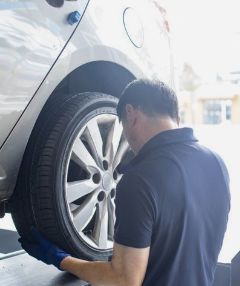 汽车胎噪声大怎么解决