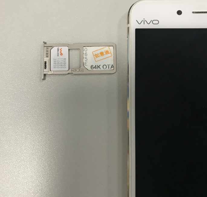 vivox6内存卡和两个SIM卡怎么装