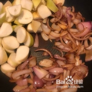 茭白洋葱鸡肉片的做法