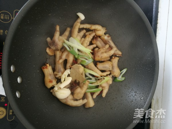 红烧鸡爪的做法