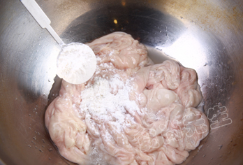 [转载]十种香料卤出美味十足的猪大肠