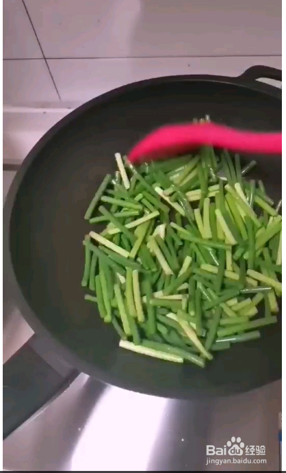 鸡蛋炒苔蒜做法简单又好吃