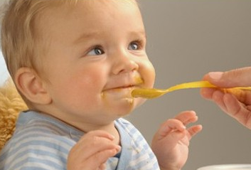 如何安心带孩子出去吃饭?