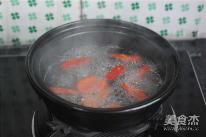 彩蔬炒虾球的做法