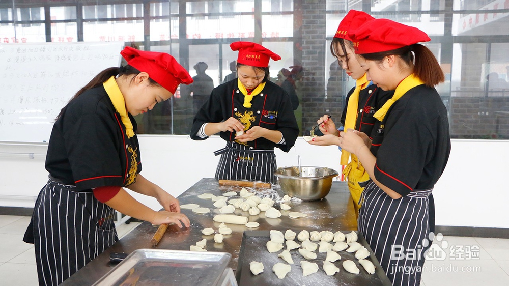 40岁左右学厨师怎么样？