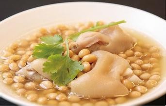 补充胶原蛋白——学做黄豆猪蹄汤