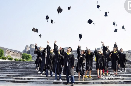 参加朋友毕业典礼之前，会准备什么？