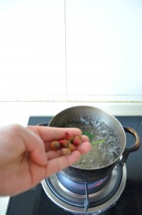 在家制作玫瑰薄荷茶