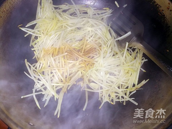 红椒萝卜丝的做法