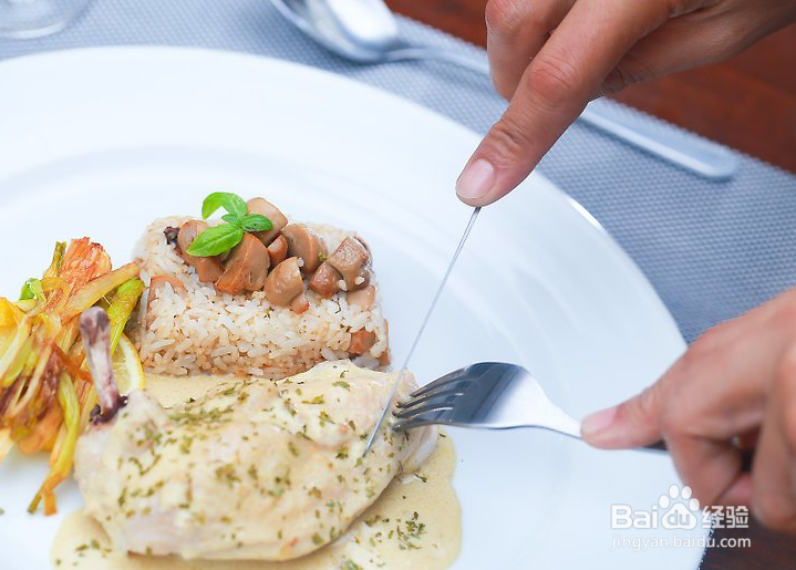 西餐中，如何使用刀叉（欧式、美式两种教程）