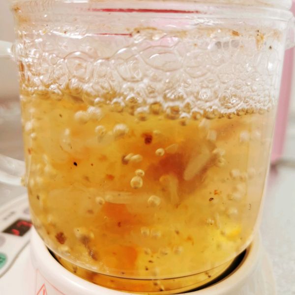 桃胶雪燕蔓越莓羹