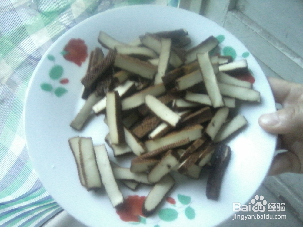 凉拌猪耳朵的家庭做法