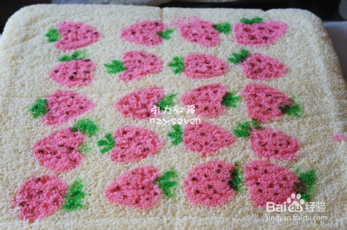 怎样做草莓彩绘戚风蛋糕卷