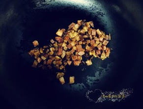 酸笋腊肠蛋炒饭