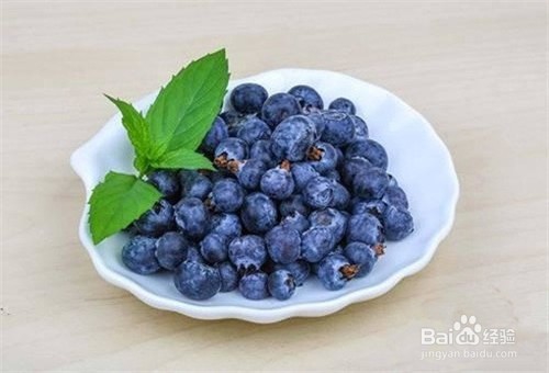 年纪轻轻就脱发，只因平常没做好这8种饮食补给