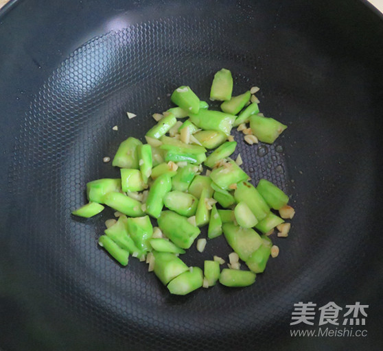 丝瓜炒虾仁的做法