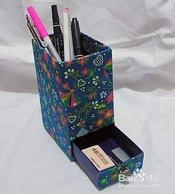 简易牛奶盒变笔筒