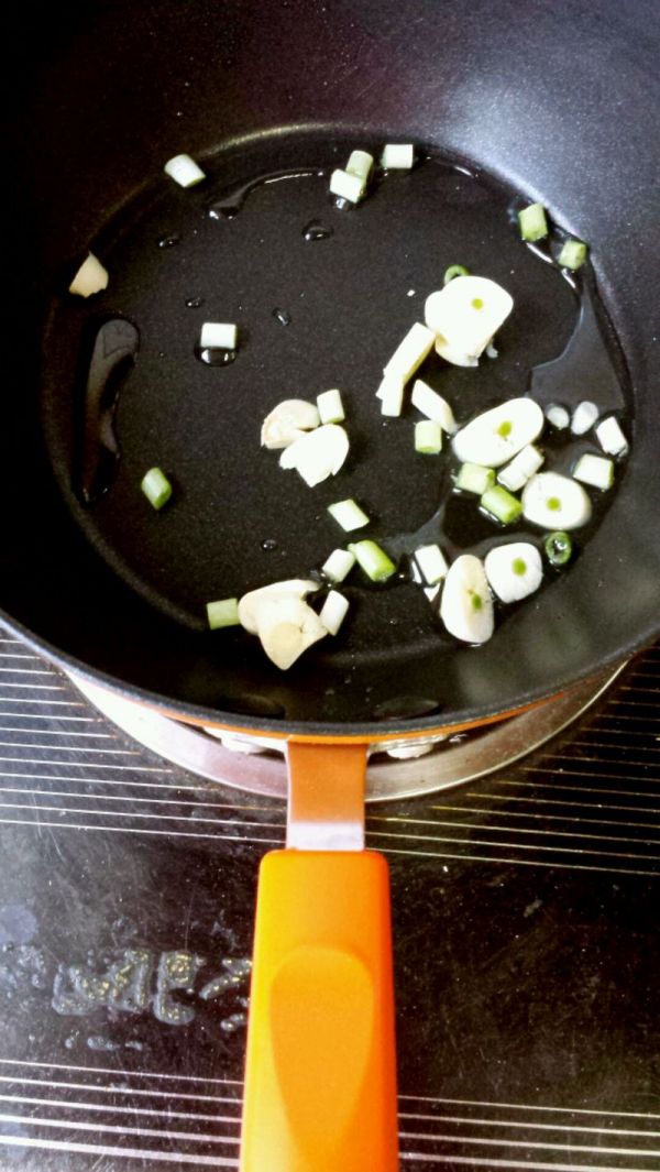 番茄金针菇蛋汤