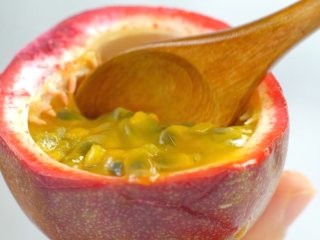 怎样做营养的百香果青柠冷泡茶